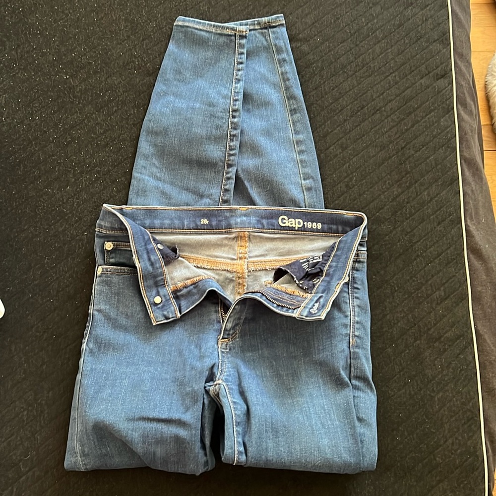Gap women’s true skinny jeans, size 26
